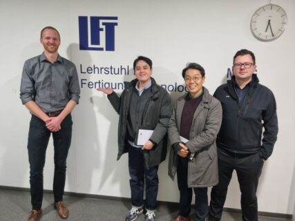 Zum Artikel "Internationaler Besuch von Zeiss am LFT"